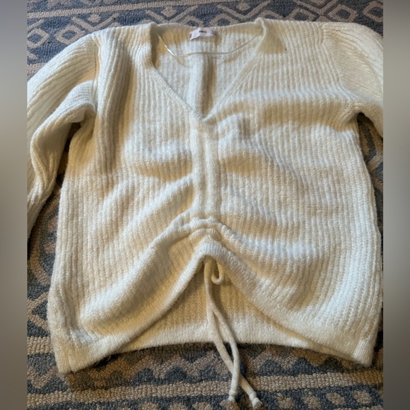 Mango white sweater with front ruched tie detail size small - Picture 4 of 5